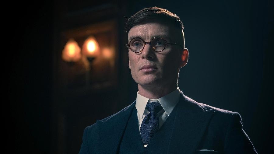 Terno de Thomas Shelby em 'Peaky Blinders' será leiloado; veja o valor estimado