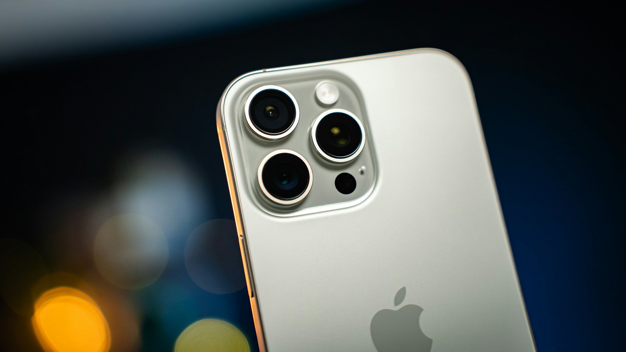 IA da Apple para navegador do iPhone ameaça Google e faz ações da Alphabet caírem 7,5%; entenda